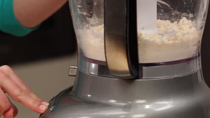 watch epicurious essentials cooking how tos how to make pie dough