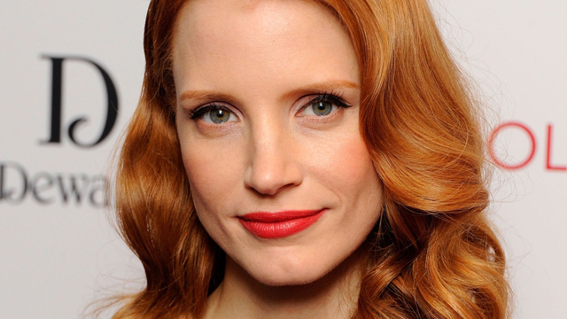 She s wearing her red. Jessica Michelle Chastain.