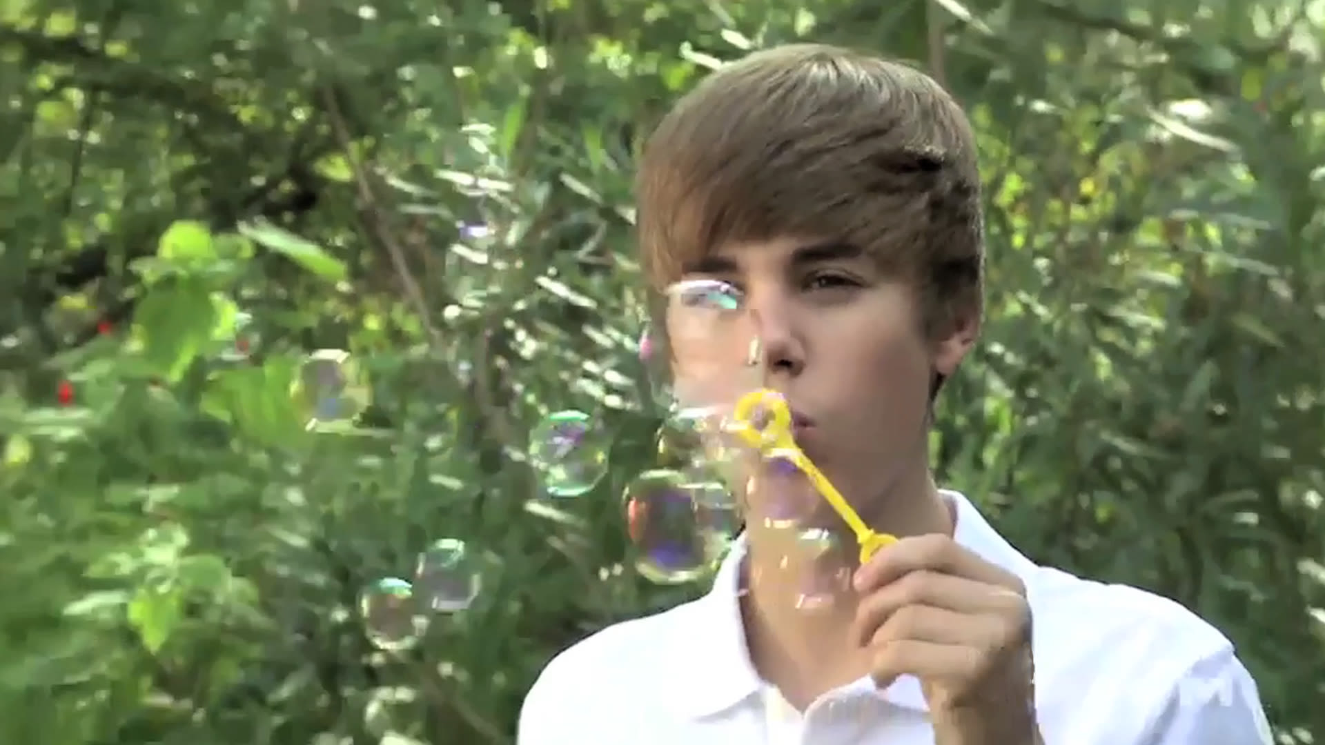 Watch Behind the Scenes of Justin Bieber's 2010 Cover Shoot Vintage
