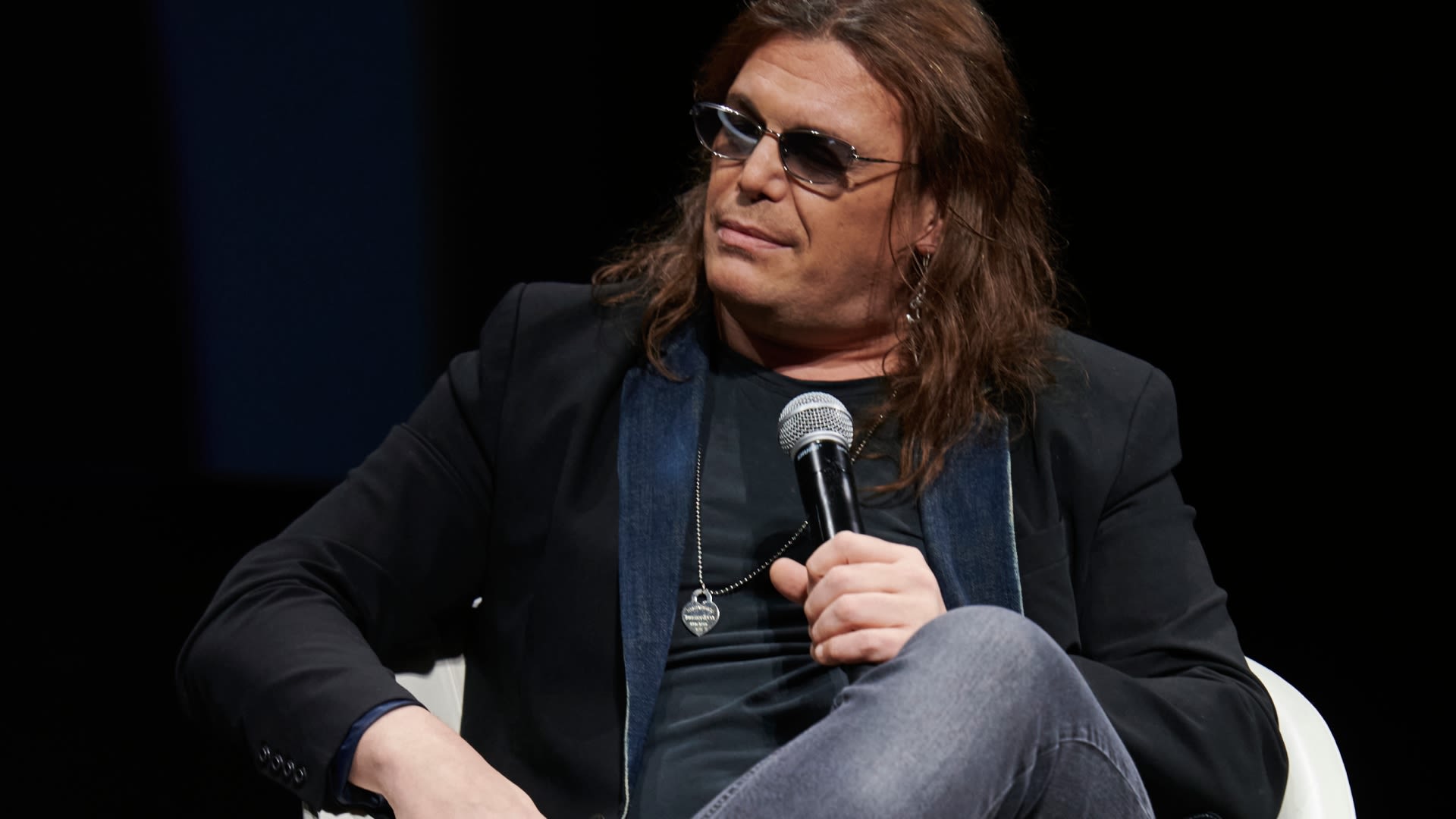 Watch Vanity Fair Stories 2022, il talk di Gianluca Grignani Vanity