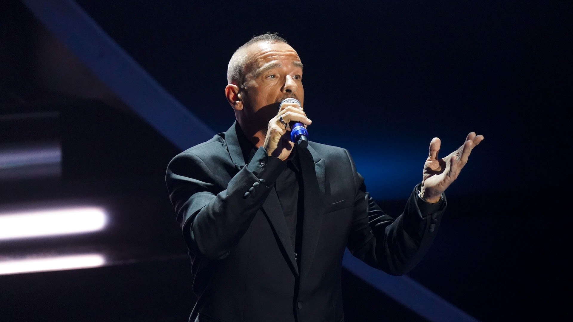 Watch Eros Ramazzotti il concerto a Parigi a San Valentino Vanity