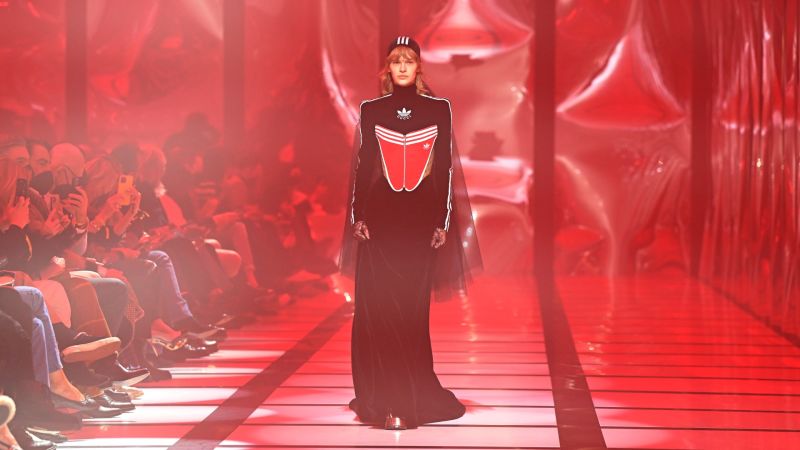 Watch Gucci, la sfilata Autunno/inverno 2022/23 | Vanity Fair Italia