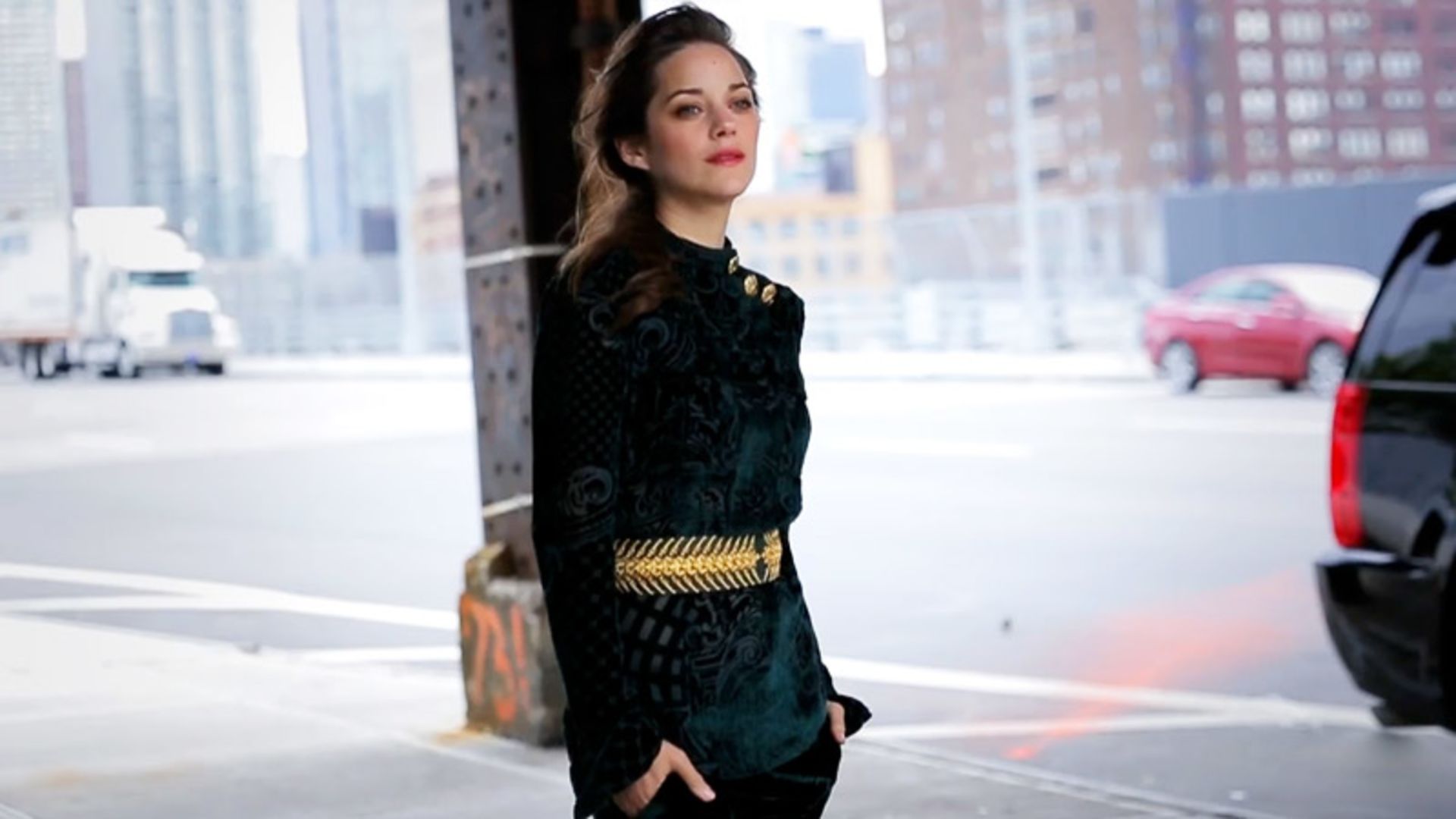 Watch Marion Cotillard August 2012 Vogue(01)