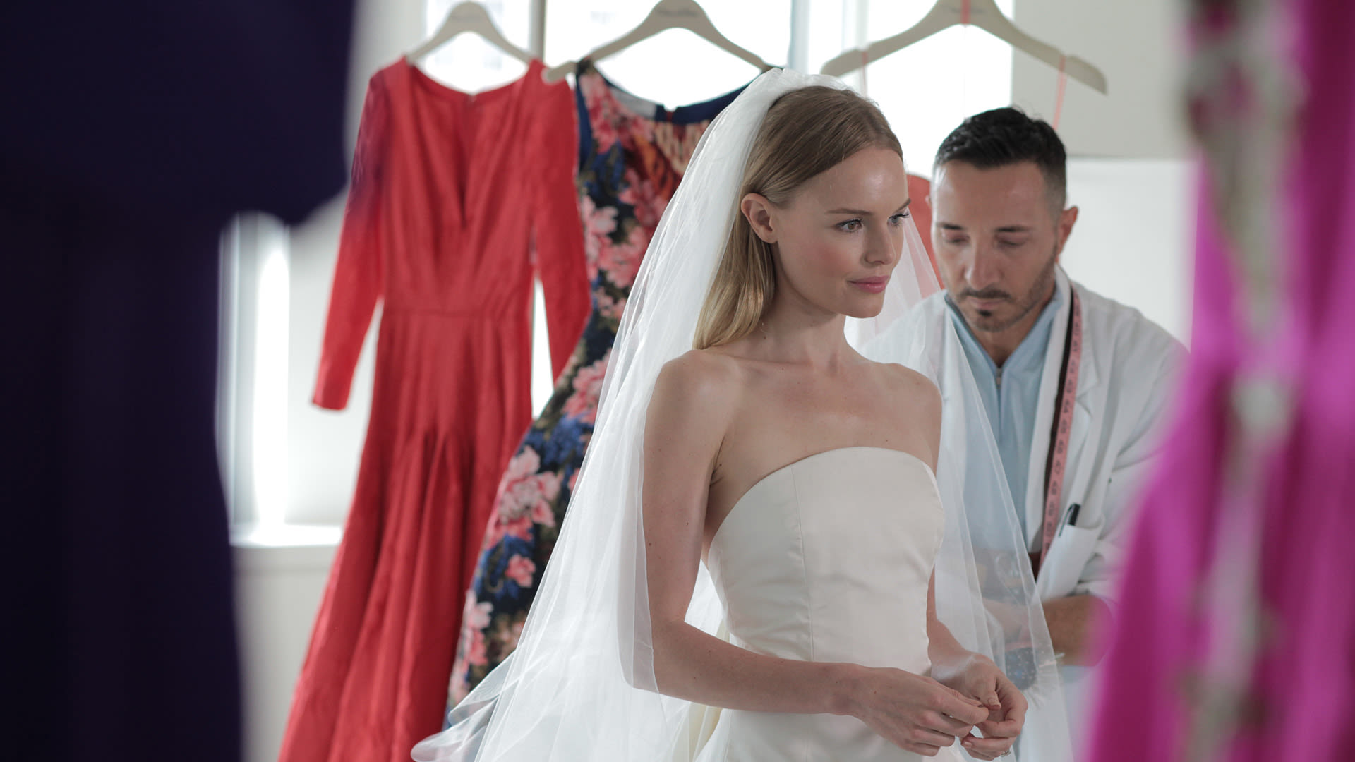 Watch Kate Bosworth Sees Her Oscar De La Renta Wedding Dress For The Very First Time Vogue
