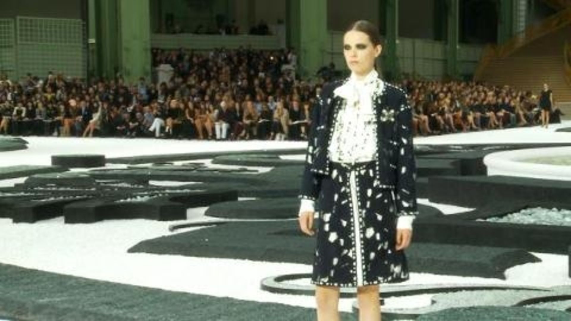 Watch Chanel: Spring 2011 Ready-to-Wear | Style.com Fashion Shows | Vogue
