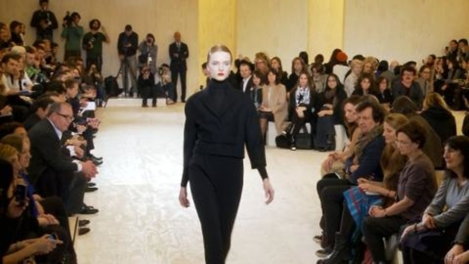 Watch Jil Sander: Fall 2011 Ready-to-Wear | Style.com Fashion Shows | Vogue