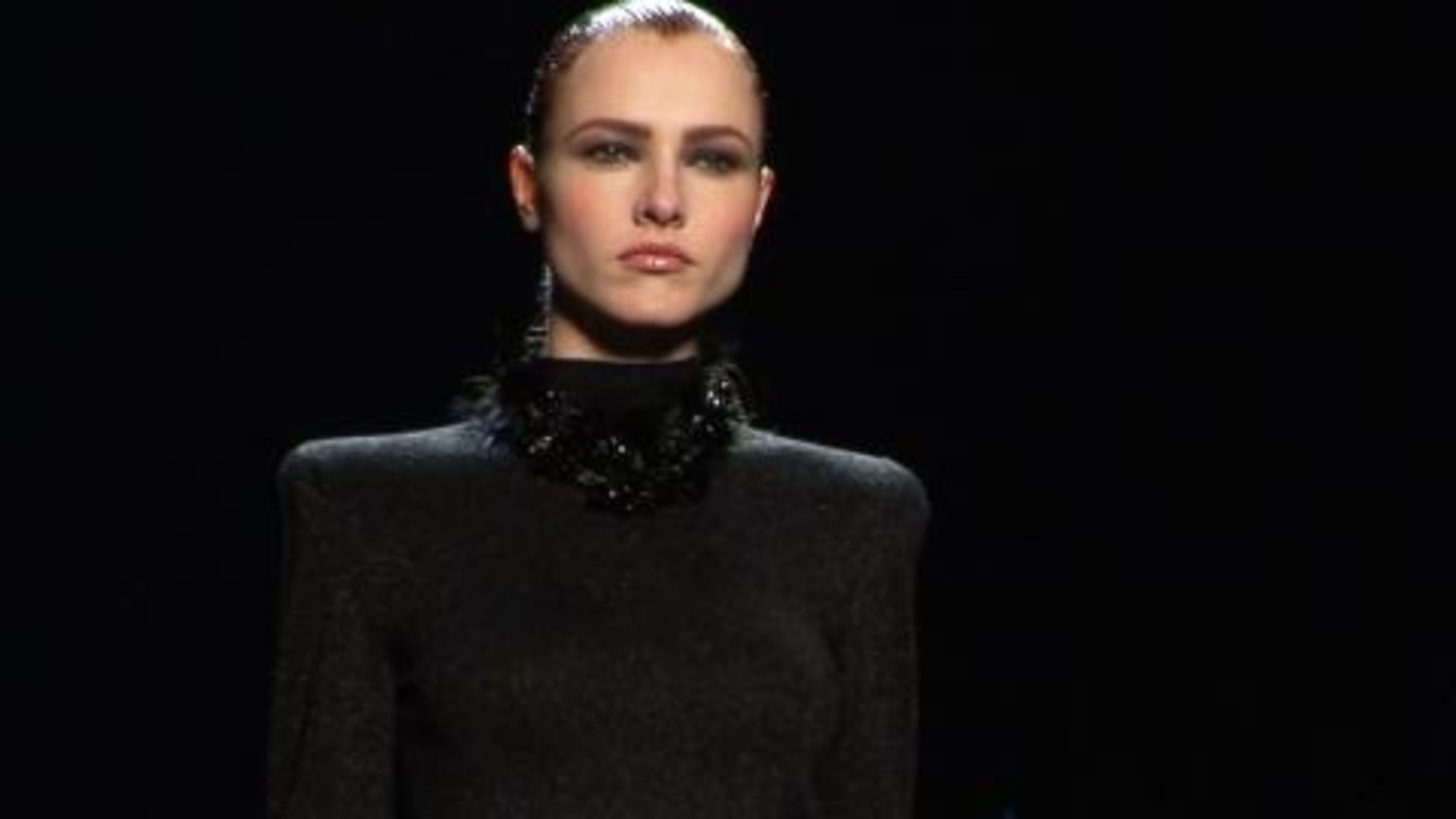Watch Nina Ricci: Fall 2009 Ready-to-Wear | Style.com Fashion Shows | Vogue