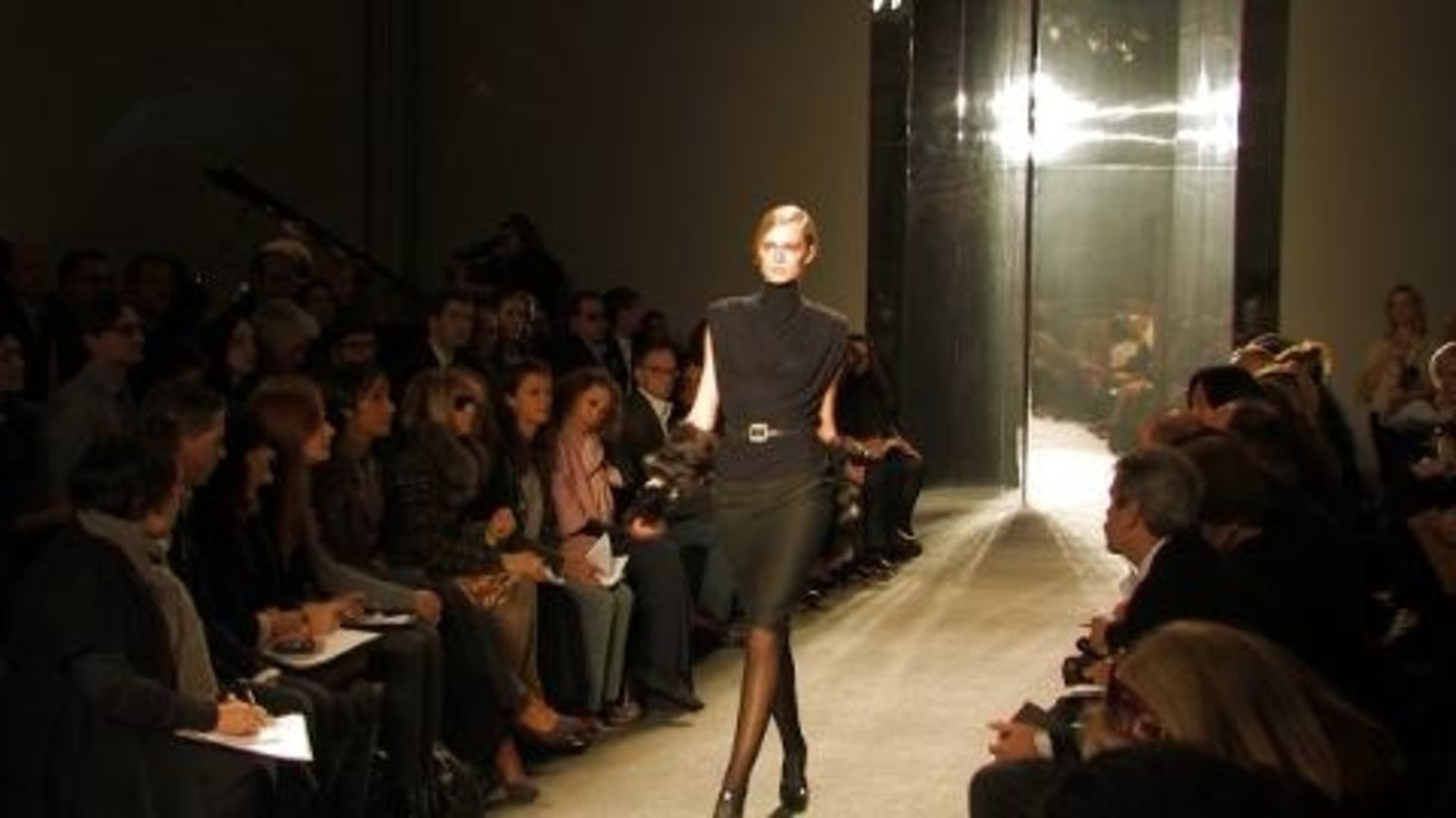 Watch Donna Karan: Fall 2009 Ready-to-Wear | Style.com Fashion Shows ...