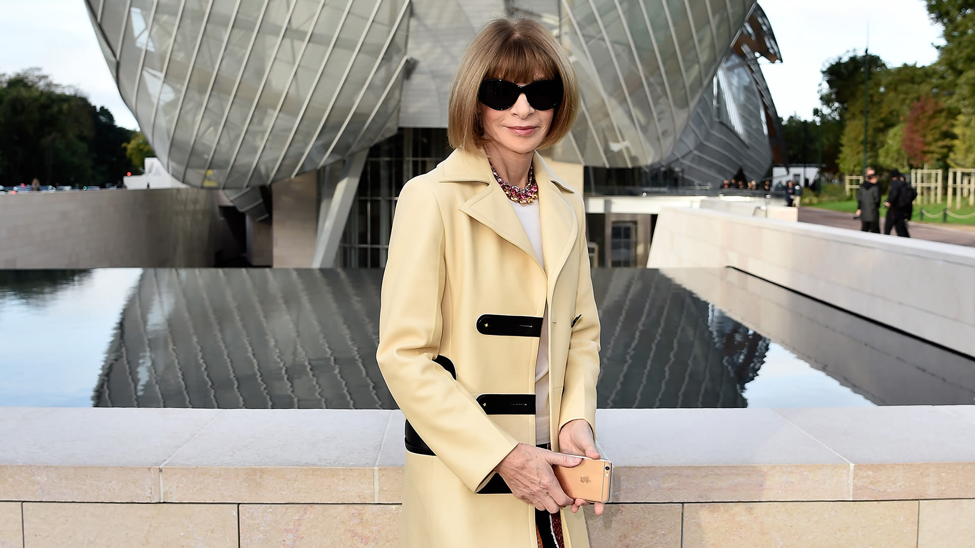 Watch Paris Fashion Week Highlights: Vogue’s Anna Wintour on All the - Anna Wintour Net Worth – Vogue’s Iconic Editor-in-Chief’s Fortune