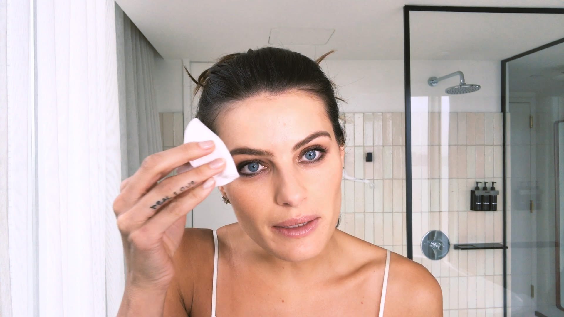 Watch Brazilian Supermodel Isabeli Fontana Shows How to Prep Your Skin for  Bed | Beauty Secrets | Vogue