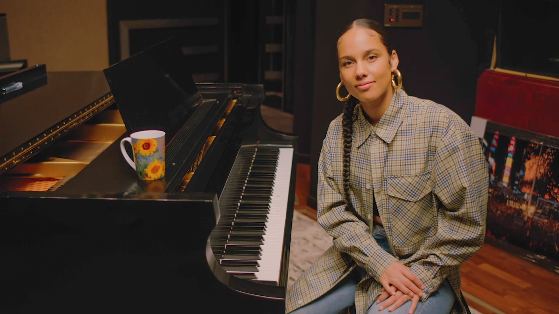 Watch 73 Questions Answered By Your Favorite Celebs | Alicia Keys on