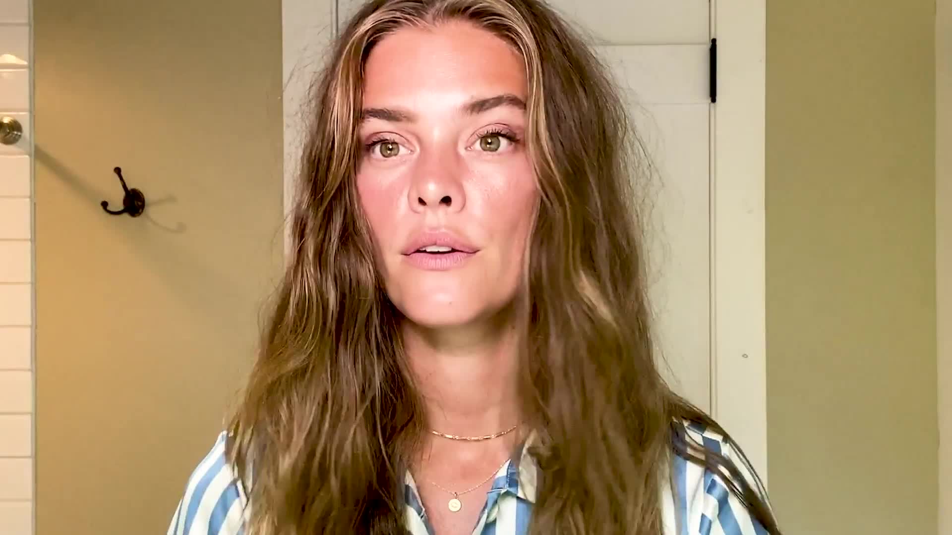 Watch Nina Agdal on Her Go-To Face Sculpting Tools and Ultimate Eye ...