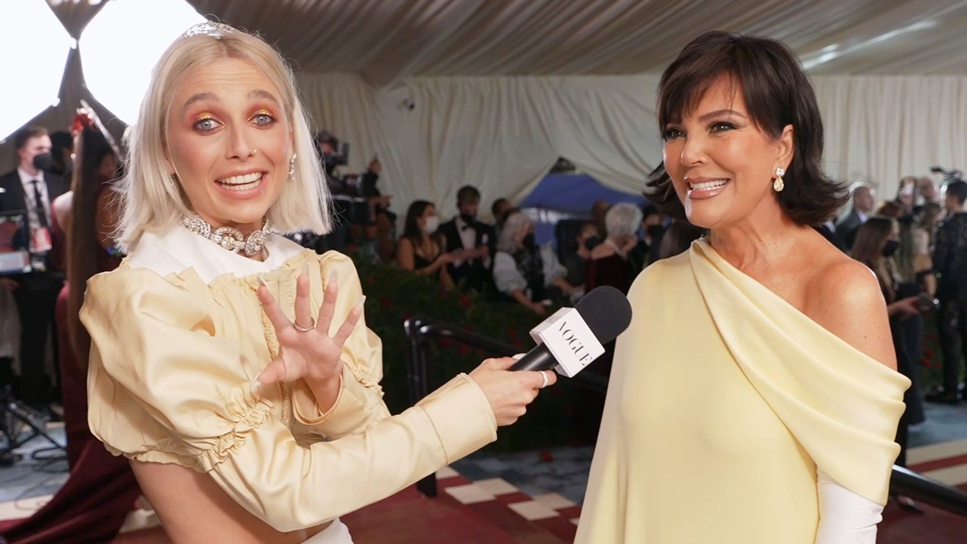 Kris Jenner Gives Emma Mom Energy For Her First Met, Met Gala 2021 With Emma  Chamberlain