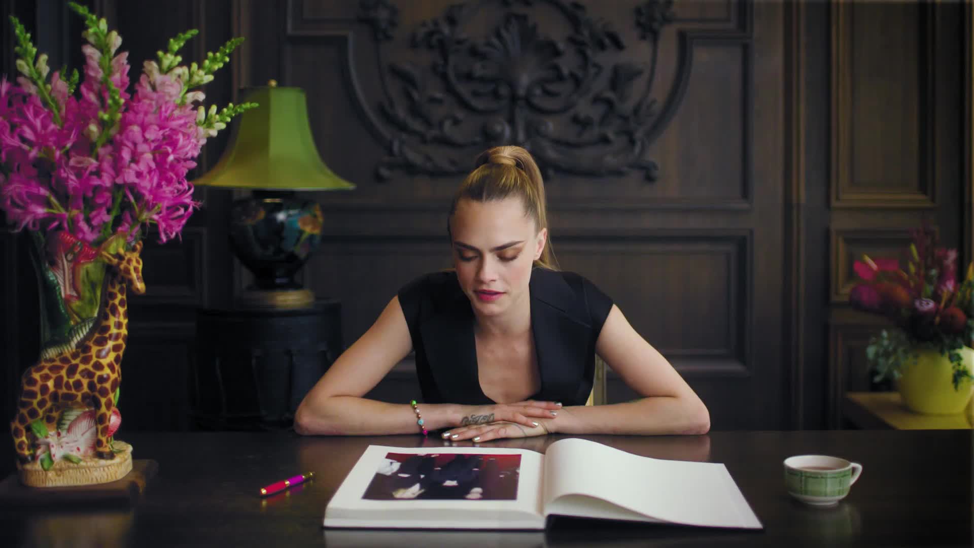 Cara Delevingne goes naked in captivating campaign for Tom Ford perfume -  Mirror Online