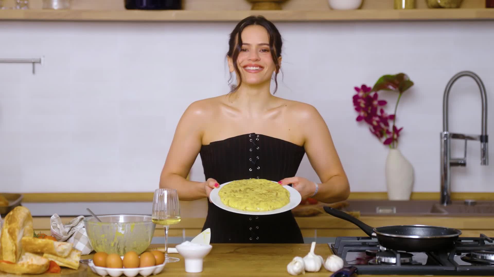 Rosalía Makes a Spanish Potato Omelette Her Way—With a Side of “Cooking Drama”