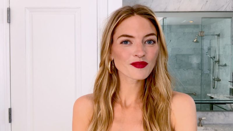 How Martha Hunt Transforms Her Daytime Glow Into Night Out Glam Vogue Martha hunt is a spokesmodel for free people. how martha hunt transforms her daytime
