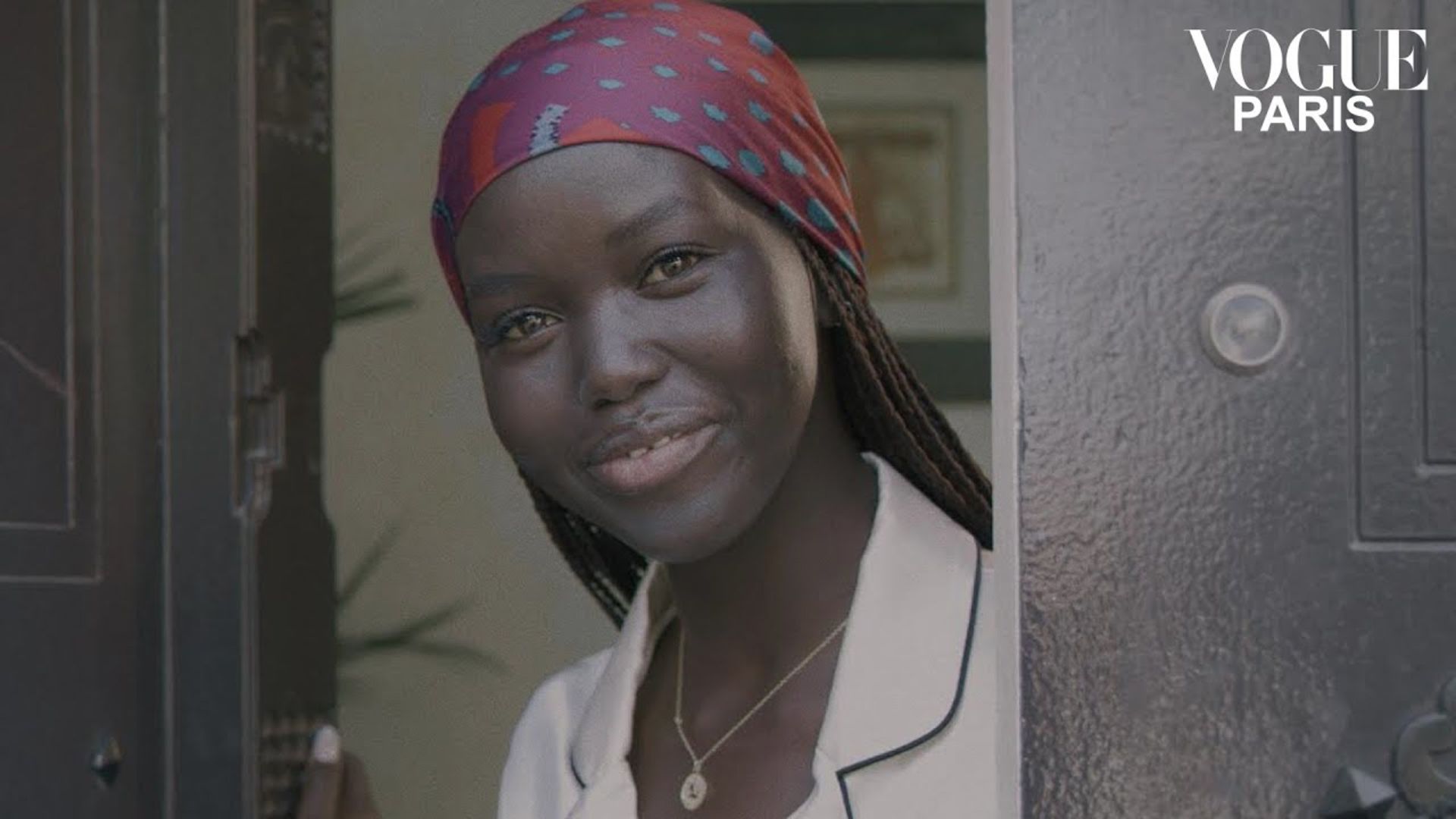 Voir Une journée à Dubaï avec la mannequin Adut Akech Le journal des