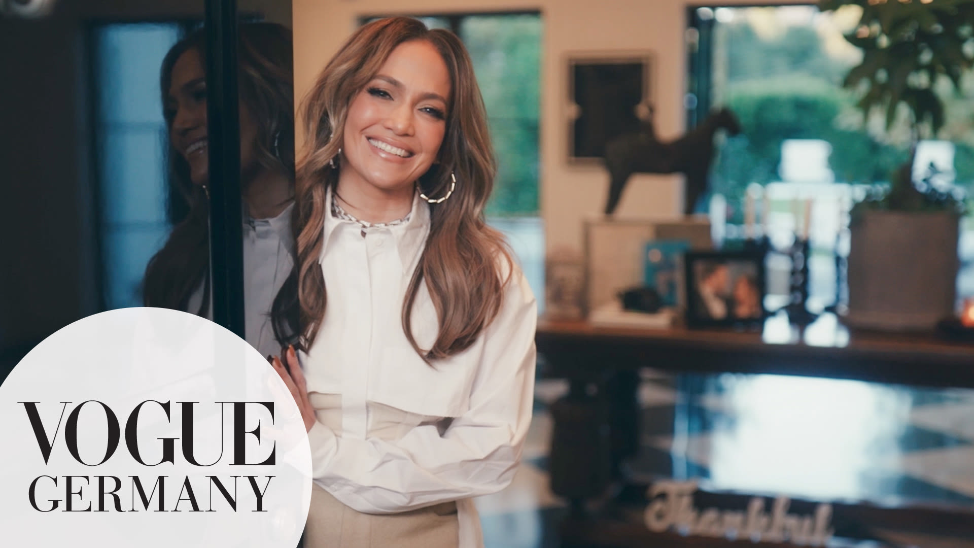 Watch 73 Fragen an Jennifer Lopez | VOGUE Germany | 73 Questions