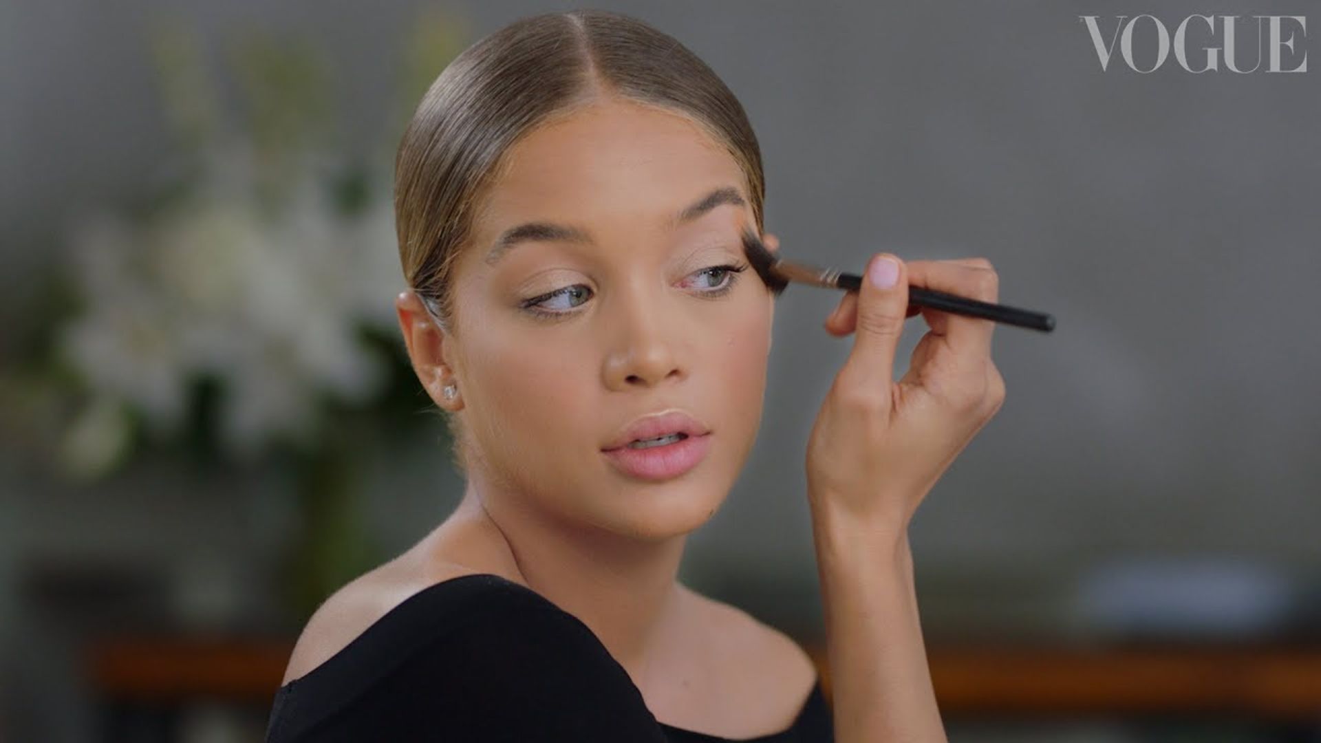 Watch Golden glow makeup tutorial with Jasmine Sanders, aka Golden