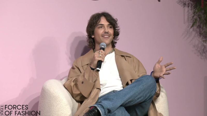 Borse Primavera Estate 2019 Etro lancia la pochette RSVP in limited edition Vogue Italia