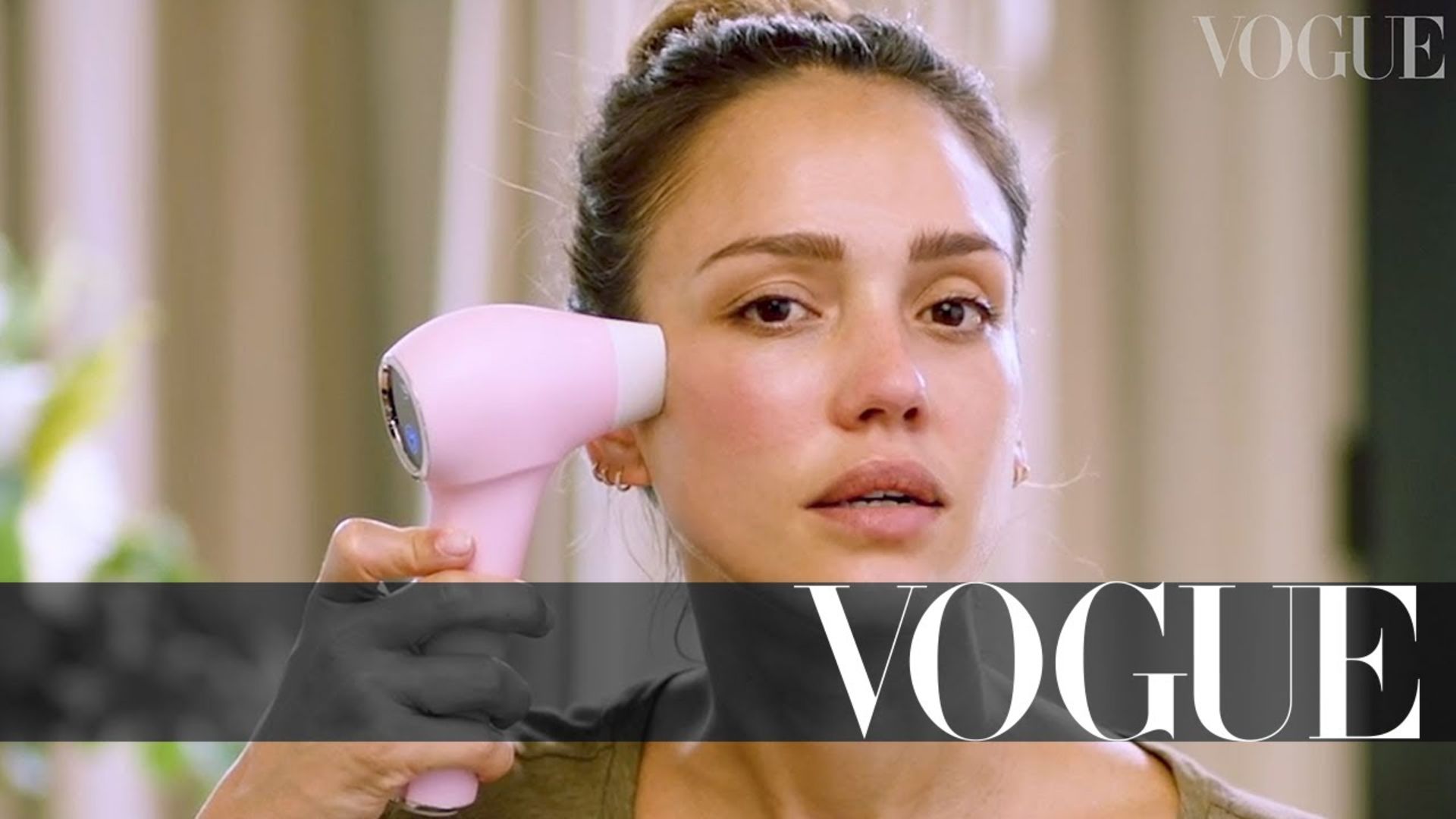 Jessica Alba comparte su rutina de cuidado facial