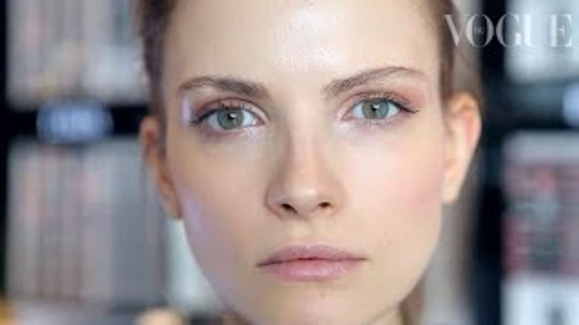 Watch Эффект мокрых век: видеоинструкция | Vogue Russia