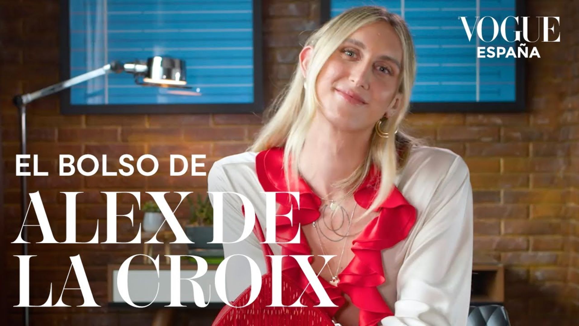 Ver Qué lleva en su bolso Alex de la Croix El bolso de... Vogue España