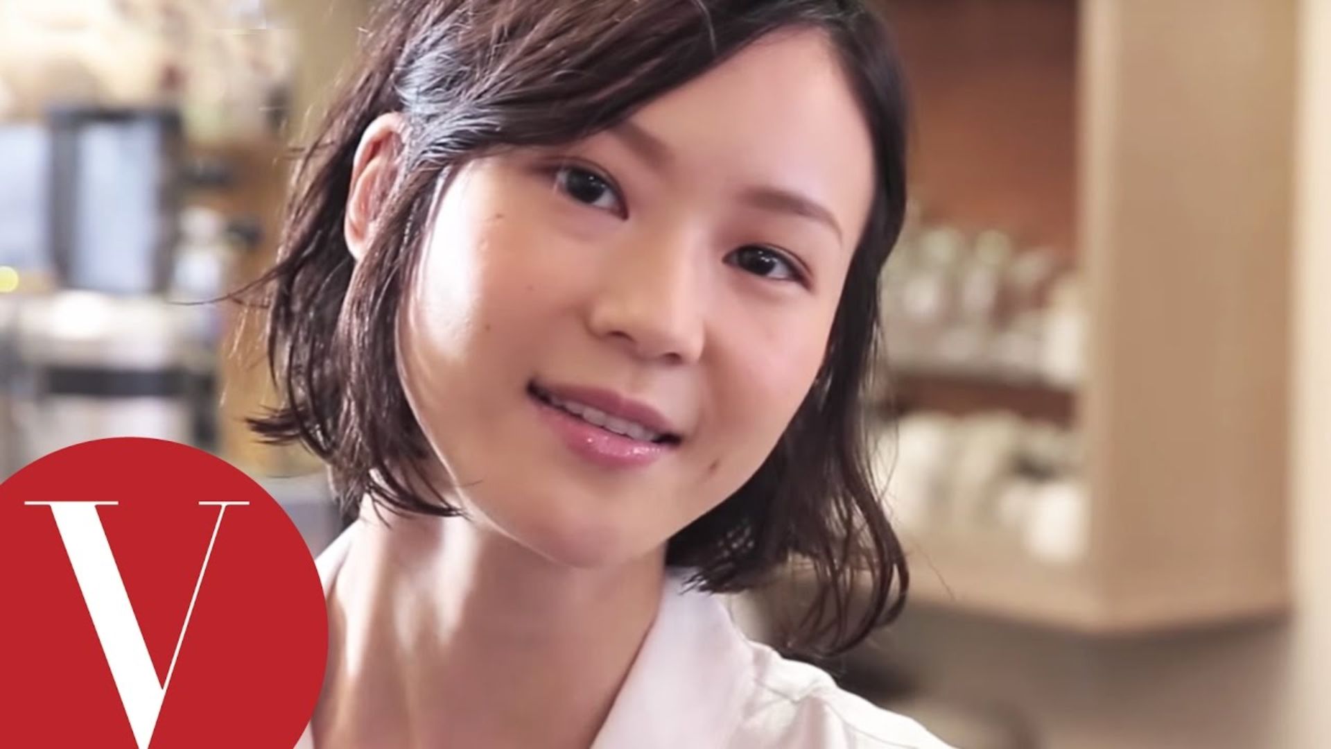 Watch 鍾瑤Aviis Zhong:赤峰街最美的咖啡廳老闆娘 |Vogue Girl | Vogue Taiwan