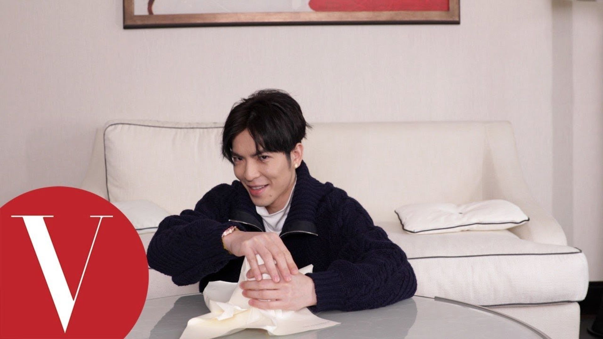 Watch 蕭敬騰Jam Hsiao 變魔術1消失的玻璃杯（穿幫篇）｜201805封面人物 Vogue Taiwan