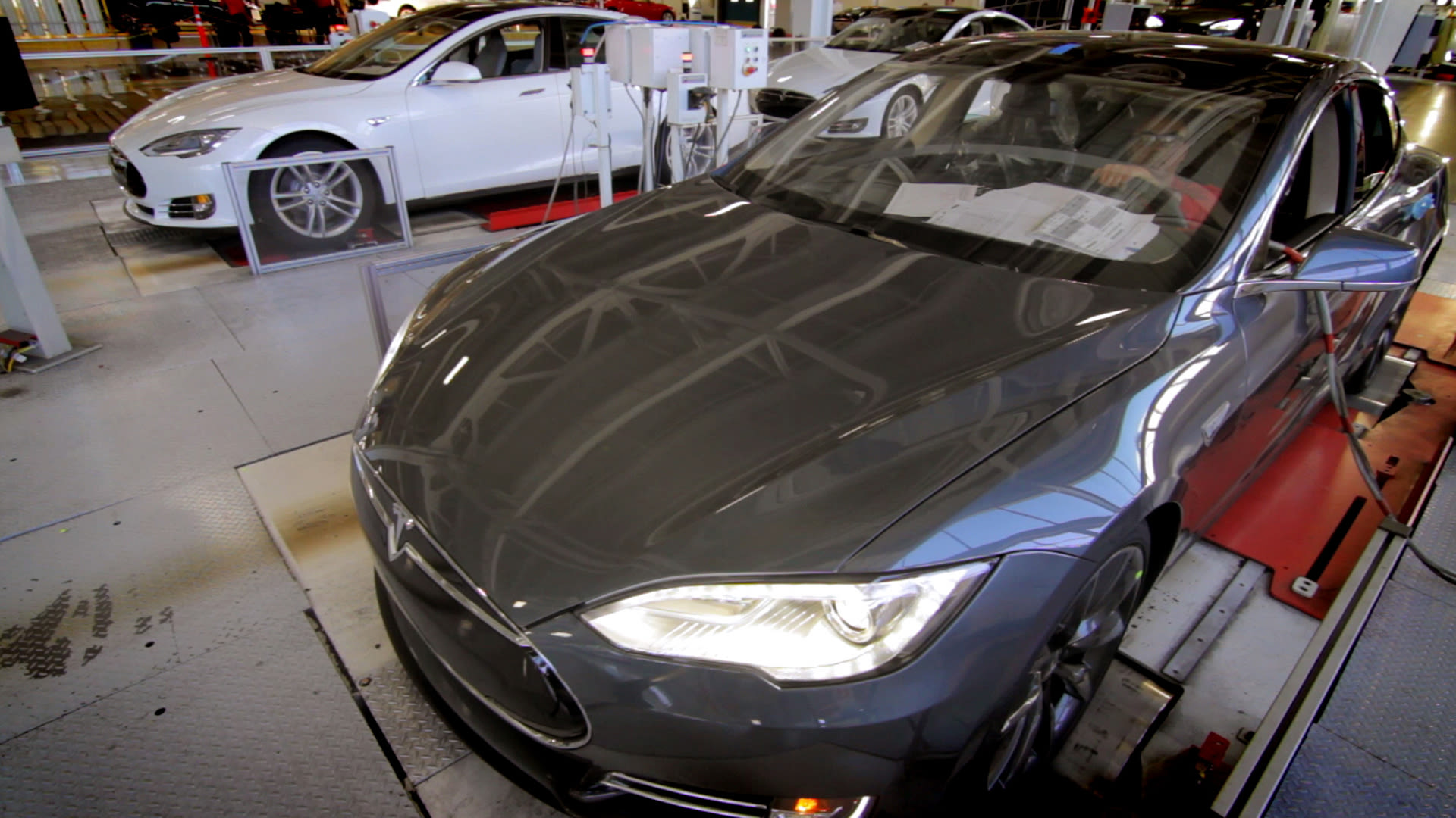 Watch Tesla Motors Part 3 Electric Car Quality Tests The Window WIRED