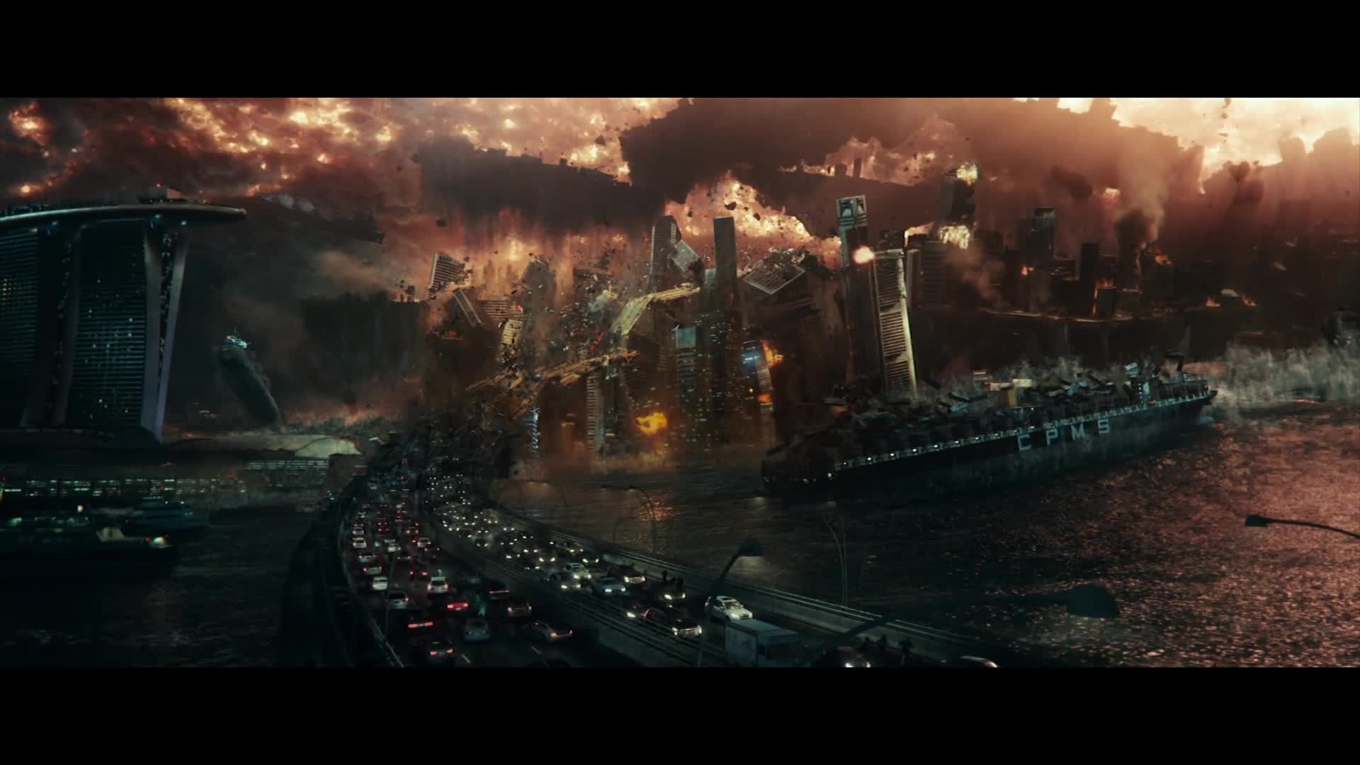 Watch The Independence Day: Resurgence Spaceship Has Its Own Gravity. |  WIRED