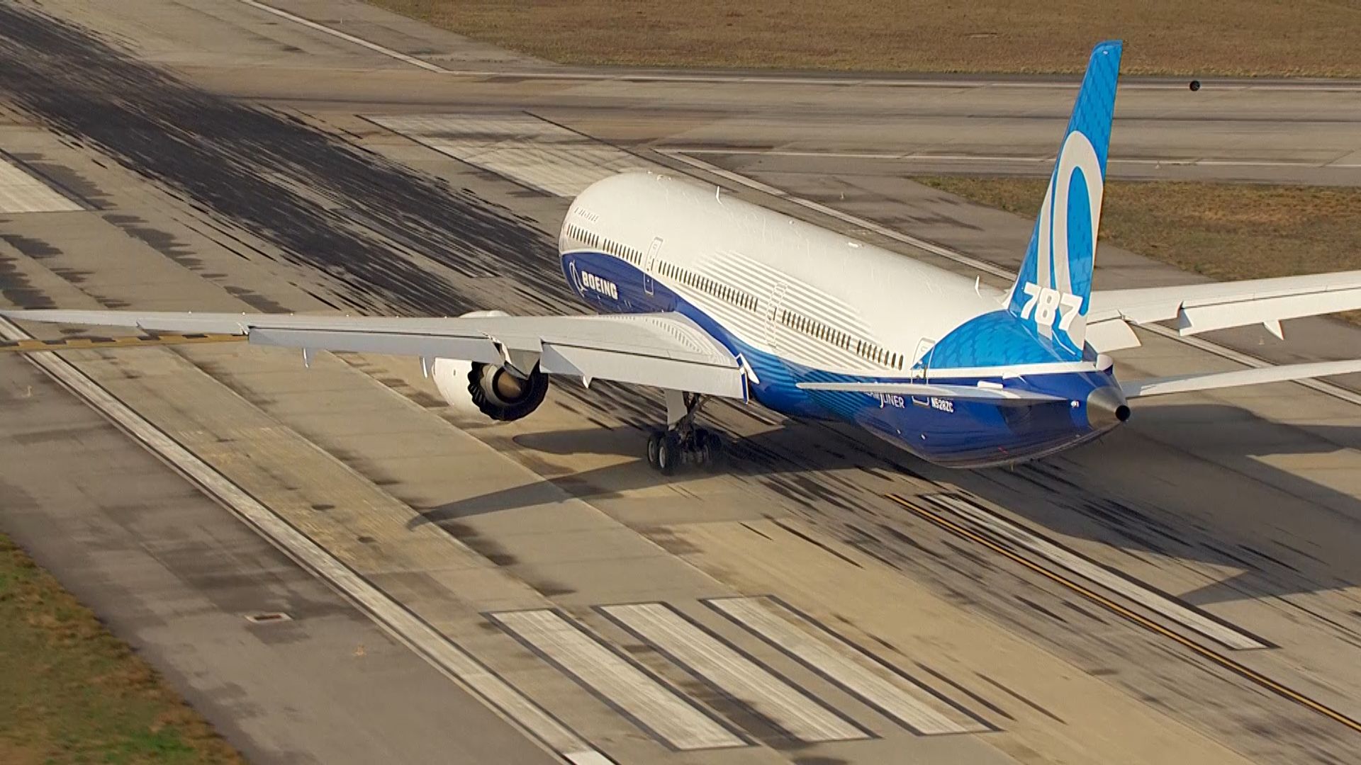 Watch Boeing's New 787-10 Takes Off, Bound for Testing Hell Watch Boeing's New 787-10 Takes Off, Bound for Testing Hell
