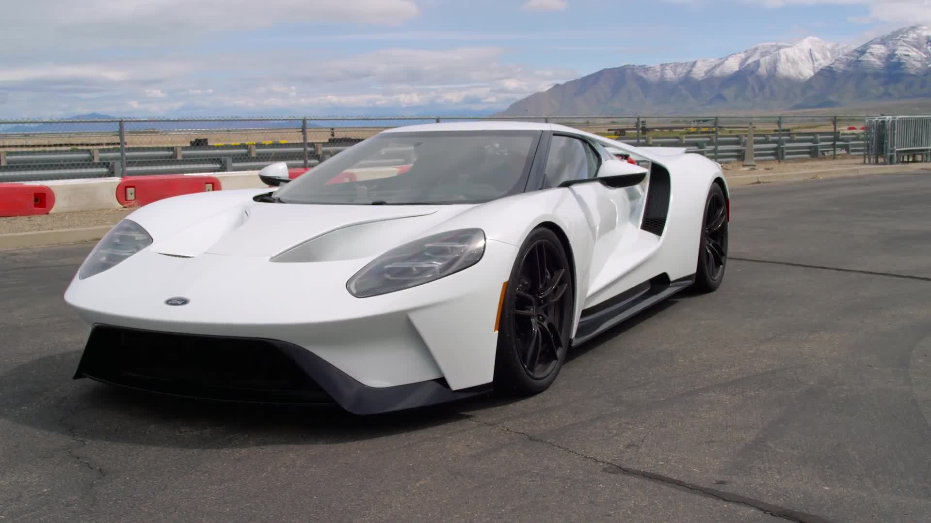 趣味・スポーツ・実用 Ford GT: The Legend Comes to Life d1 The Rebirth of a Legend - YouTube