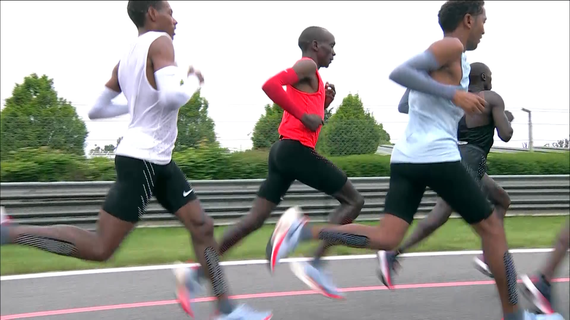 En expansión Buscar Generalmente hablando Watch How Nike Nearly Cracked the Perfect Marathon | WIRED
