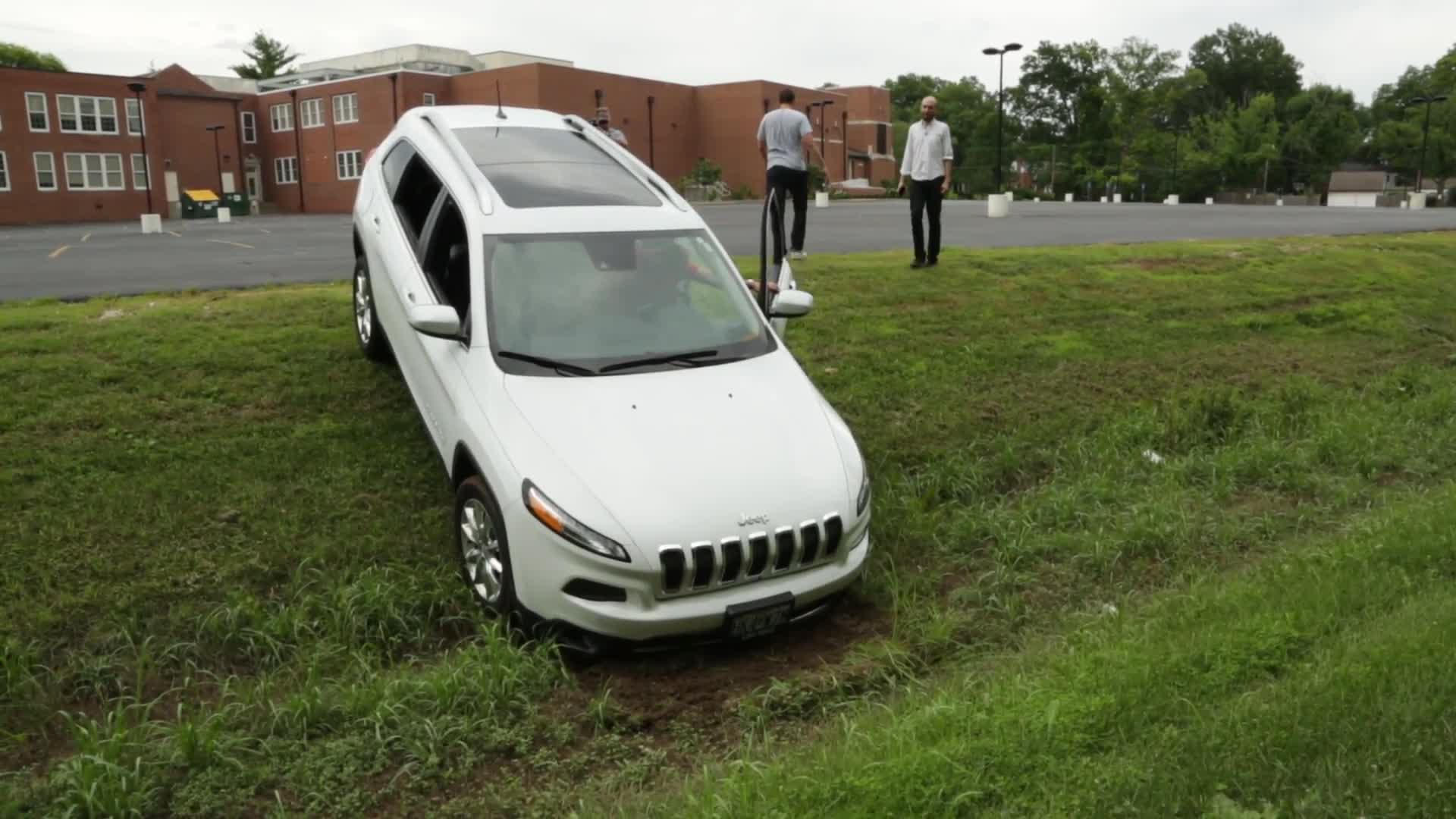 Hackers Remotely Kill a Jeep on the Highway—With Me in It