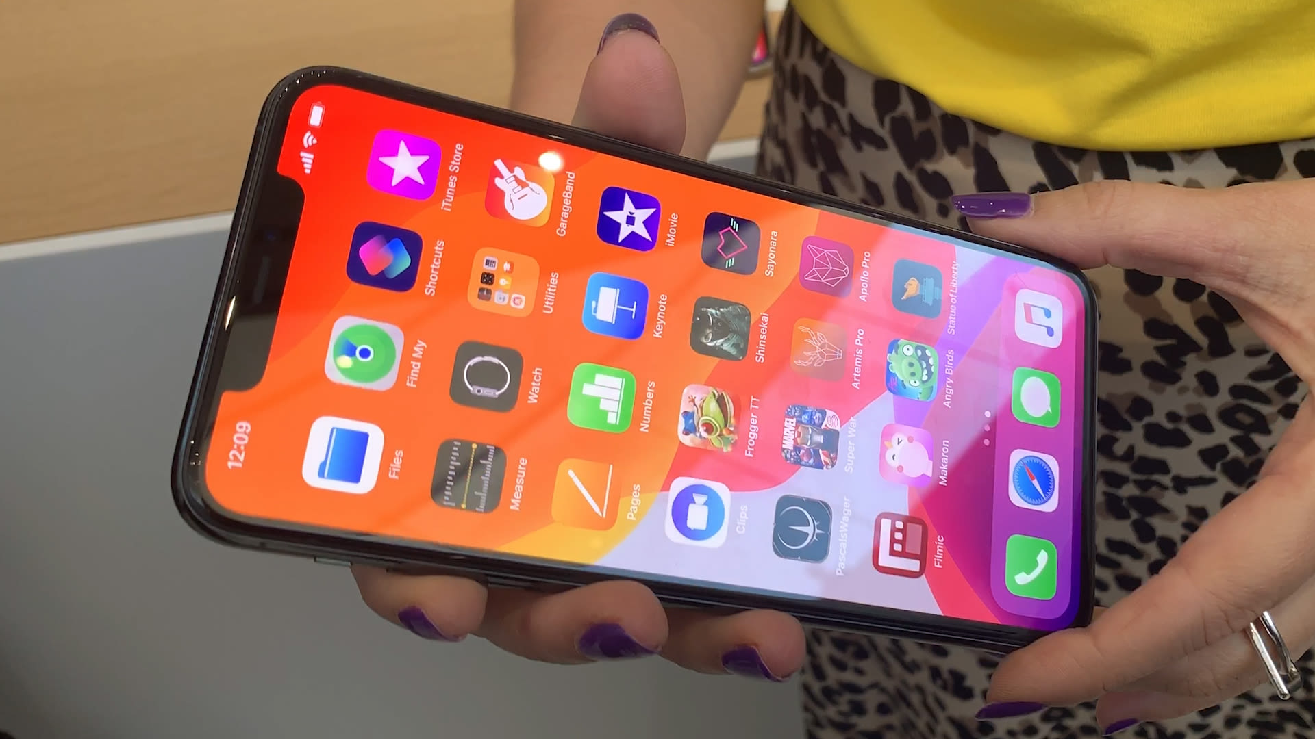 Watch iPhone 11 and iPhone 11 Pro Max Hands-On | Wired Video | CNE