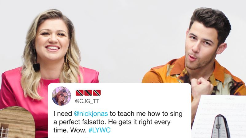 Watch Tech Support Nick Jonas And Kelly Clarkson Answer Singing Questions From Twitter Wired Video Cne Wired Com Wired nick jonas and kelly clarkson answer
